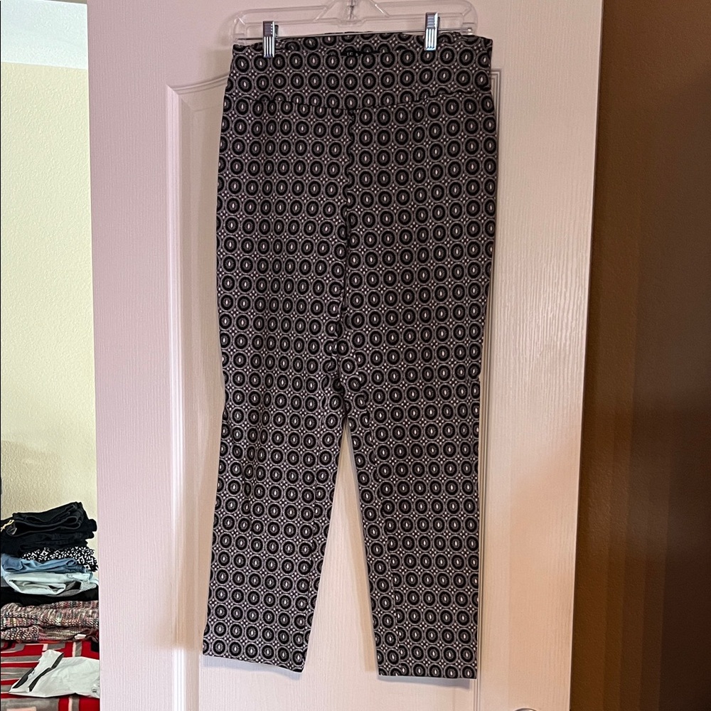 Zac & Rachel Black and White Circular Print Cropped Pants